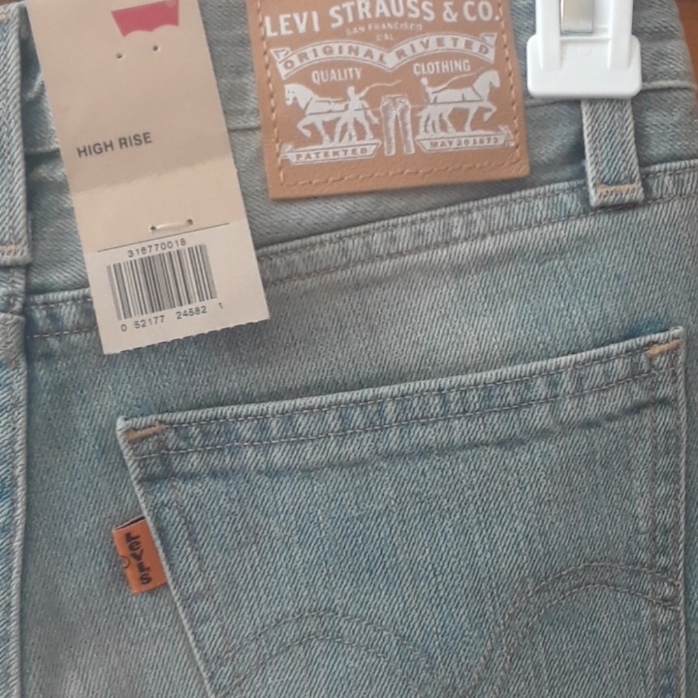 Levis shorts - Picture 3 of 6